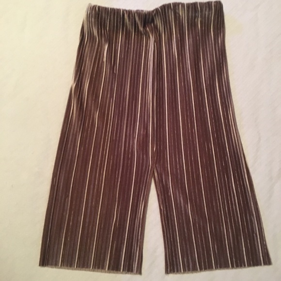 NWOT Velvety Brown Skirt Size Small - Picture 4 of 6